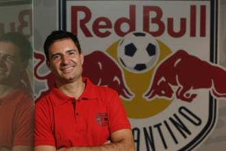 diego-cerri,-diretor-do-red-bull-bragantino,-e-mais-um-nome-analisado-pelo-botafogo-para-substituir-mazzuco-–-fogaonet