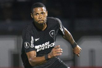 artilheiro-do-botafogo,-junior-santos-passou-por-mudanca-tatica-para-virar-goleador-–-trivela