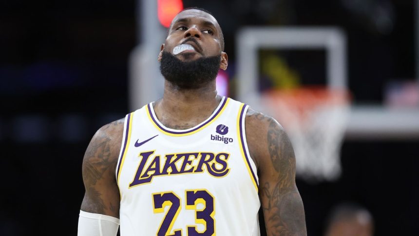 lakers-x-warriors-tem-confusao-bizarra,-15-segundos-viram-20-minutos-e-jogo-termina-de-forma-melancolica-–-espncom.br