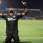 junior-santos-pede-pes-no-chao-no-botafogo-apos-vaga-na-libertadores:-‘entender-que-isso-e-pequena-–-fogaonet