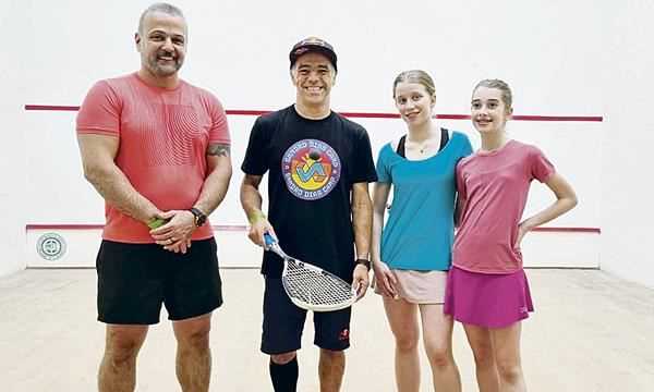 mineirinho-participa-de-desafio-de-squash-com-irmas-da-selecao-|-diario-do-grande-abc-–-noticias-e-informacoes-–-diario-do-grande-abc