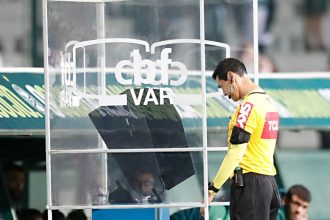 var-faz-primeira-aparicao-em-penalti-marcado-em-maringa-x-coritiba-–-um-dois-esportes