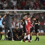 jogador-do-estudiantes-tem-convulsao,-e-jogo-com-boca-juniors-e-suspenso-–-globo.com