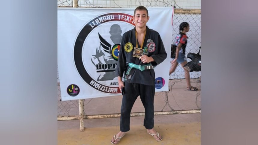 para-participar-de-campeonato-brasileiro,-atleta-de-jiu-jitsu-vende-pacoca-e-balas-em-semaforos-em-santarem-–-globo