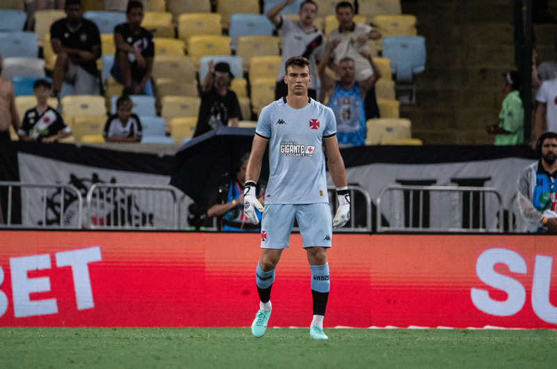 leo-jardim-desfalca-o-primeiro-treino-da-selecao-brasileira-na-inglaterra-–-supervasco