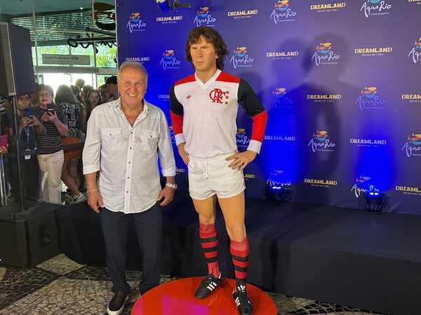 zico,-idolo-do-flamengo,-e-homenageado-com-estatua-de-cera-em-museu-no-rio-–-globo