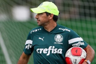 abel-ferreira:-‘dificilmente-nos-proximos-anos-irei-para-algum-lado’-–-nosso-palestra