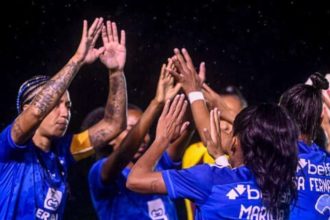 cruzeiro-vence-flamengo-e-sobe-na-tabela-do-brasileirao-feminino-–-terra