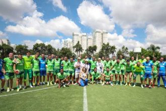 palmeiras-treina-de-meias-coloridas-para-promover-debate-sobre-inclusao-de-pessoas-com-sindrome-de-down-–-globo