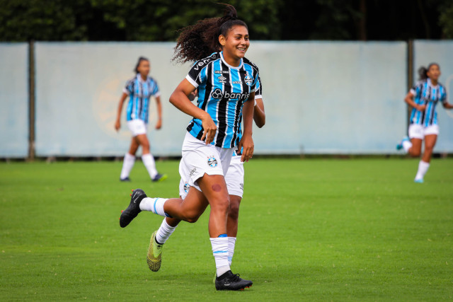 gurias-gremistas-sub-20-derrotam-o-atletico-mg-por-goleada-no-campeonato-brasileiro-–-gremio-foot-ball-porto-alegrense