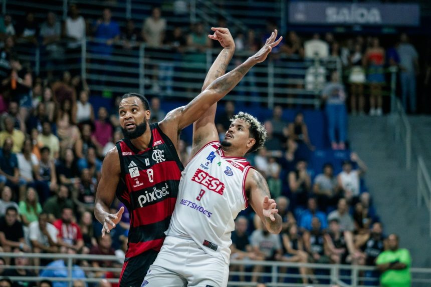 flamengo-faz-primeiro-quarto-arrasador,-vence-franca-no-pedrocao-e-volta-a-lideranca-do-nbb-–-globo