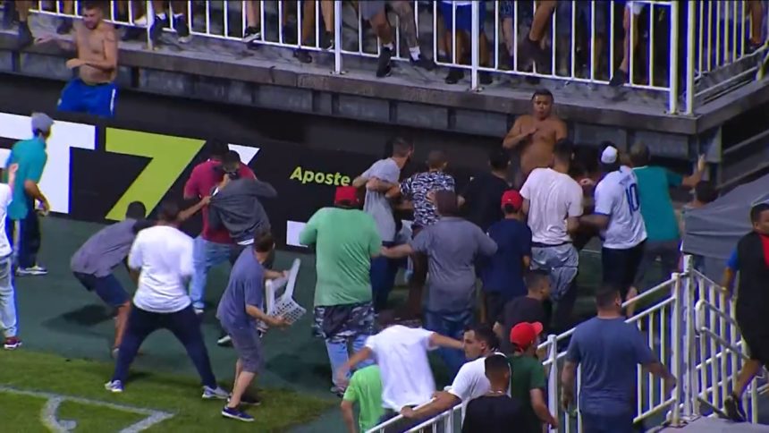 tiros,-bomba-e-barra-de-ferro:-semifinal-de-estadual-e-marcada-por-invasao-no-campo-–-no-ataque