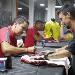 athletico-realiza-sessao-de-autografos-em-comemoracao-aos-100-anos;-veja-fotos-–-um-dois-esportes