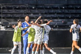 gremio-bate-o-botafogo-e-vence-a-primeira-no-brasileirao-feminino-–-r7.com