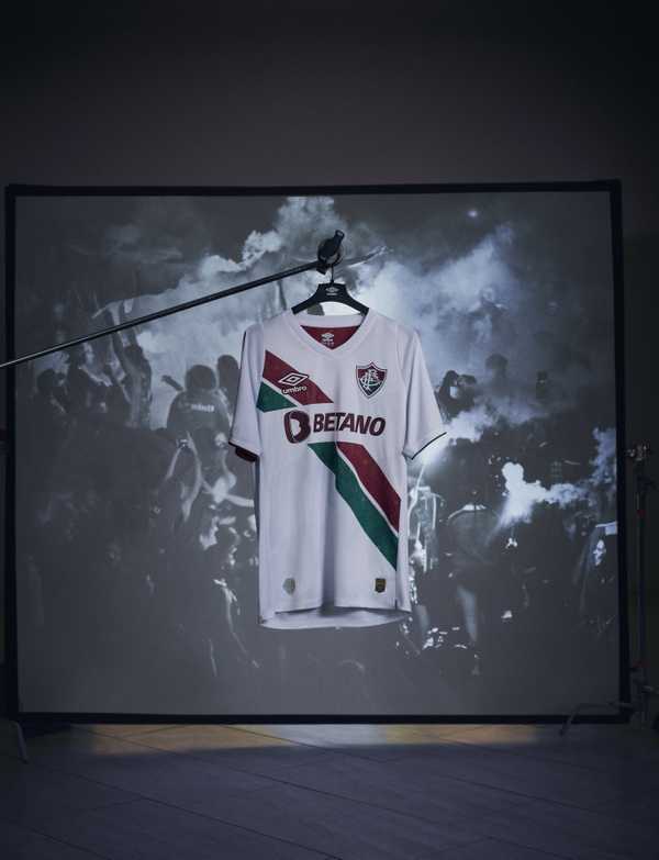 fluminense-homenageia-rio-de-janeiro-e-revive-faixas-diagonais-em-nova-camisa-branca;-veja-–-globo.com