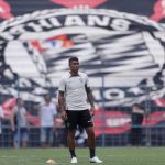 paulinho-diz-que-pensou-em-parar-de-jogar-apos-duas-graves-lesoes-e-planeja-retorno-ao-corinthians-–-globo