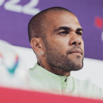 daniel-alves-nao-paga-fianca-de-r$-5,4-milhoes-e-segue-preso-–-poder360