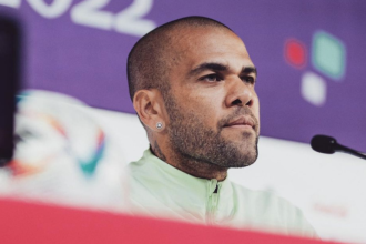 daniel-alves-nao-paga-fianca-de-r$-5,4-milhoes-e-segue-preso-–-poder360