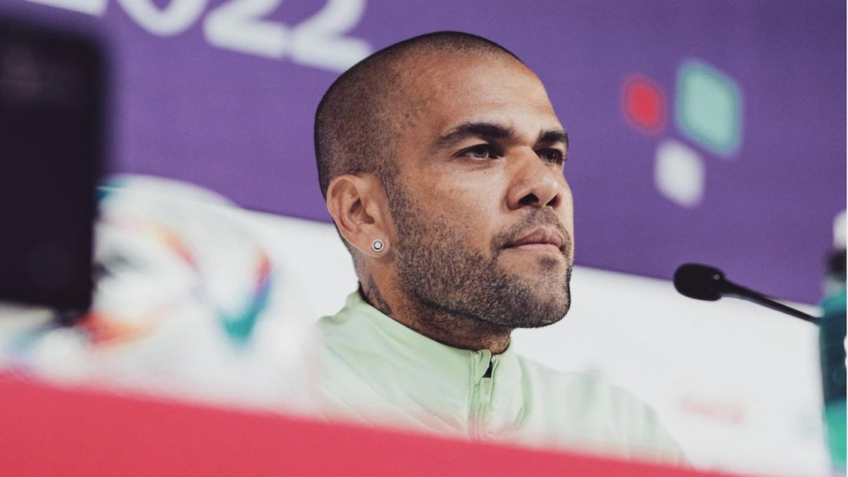 daniel-alves-nao-paga-fianca-de-r$-5,4-milhoes-e-segue-preso-–-poder360