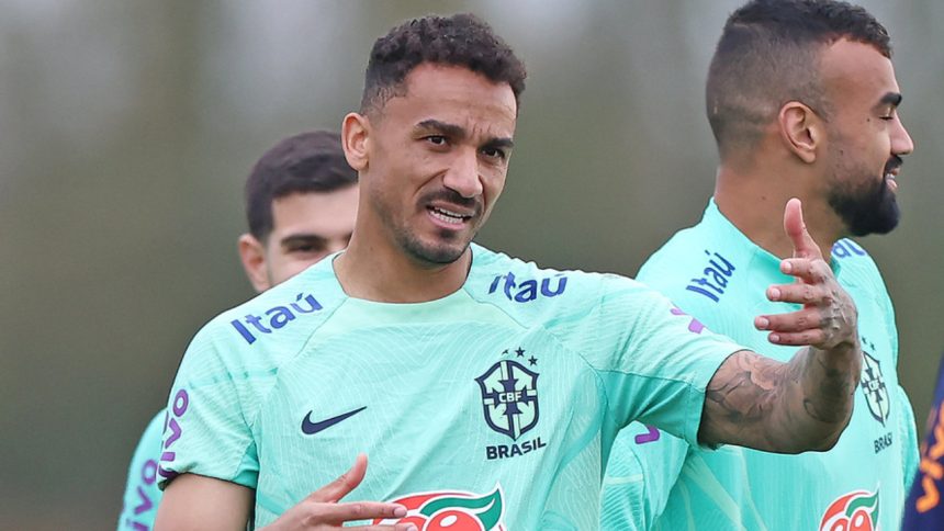 selecao-brasileira:-danilo-se-manifesta-sobre-casos-daniel-alves-e-robinho-–-no-ataque