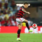 varela,-do-flamengo,-e-liberado-da-selecao-do-uruguaia-para-o-nascimento-da-filha-–-globo.com