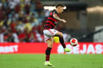 varela,-do-flamengo,-e-liberado-da-selecao-do-uruguaia-para-o-nascimento-da-filha-–-globo.com