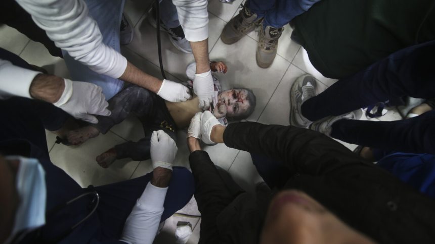 israel-hamas-war:-palestinians-describe-raid-around-gaza-hospital-–-the-associated-press