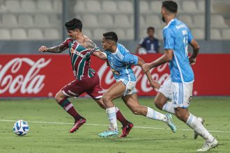 vencedores-das-tres-ultimas-edicoes-da-copa-libertadores-estrearam-em-lima;-relembre-–-netflu