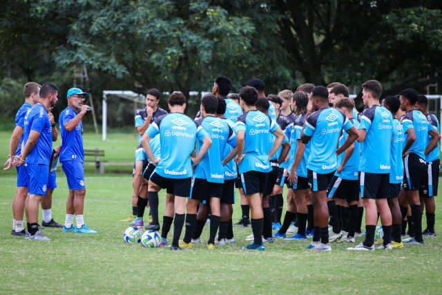 gremio-faz-ultimo-treinamento-antes-da-estreia-no-brasileiro-sub-20-–-gremio-foot-ball-porto-alegrense