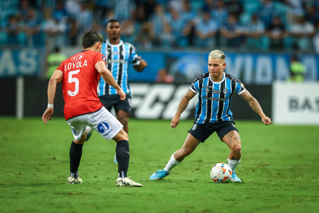 gremio-foca-na-estreia-do-brasileirao-–-gremio-foot-ball-porto-alegrense