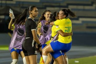 camisa-10-do-flu-estreia-com-gol-olimpico-e-assistencia-na-selecao-feminina-sub-20-–-netflu