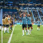 na-arena,-gremio-derrota-o-athletico-pr-e-conquista-a-primeira-vitoria-no-campeonato-brasileiro-–-radio-grenal-–-radio-grenal