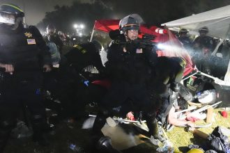 ucla:-police-remove-barricades-at-a-pro-palestinian-demonstrators’-encampment-–-the-associated-press