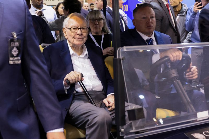 berkshire-shareholders-descend-as-buffett-hosts-60th-omaha-meeting-–-yahoo-finance