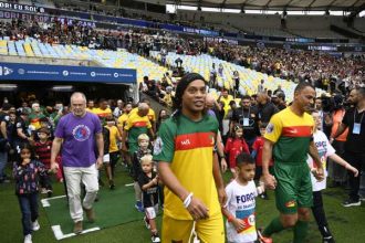 ronaldinho-gaucho-ainda-aposta-em-neymar-na-selecao-brasileira:-“continua-sendo-o-melhor”-–-globo