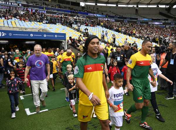 ronaldinho-gaucho-ainda-aposta-em-neymar-na-selecao-brasileira:-“continua-sendo-o-melhor”-–-globo