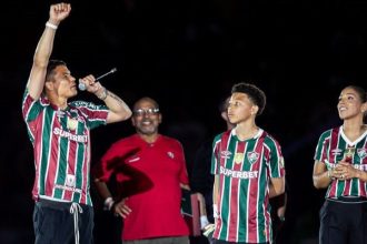 nao-esquecem!-thiago-silva-cita-o-flamengo-durante-apresentacao-no-fluminense-–-coluna-do-fla