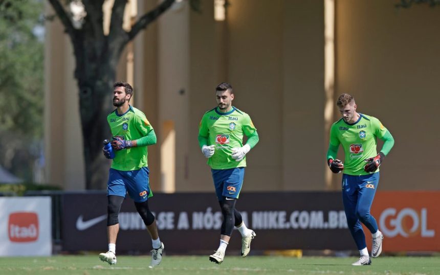 alisson-e-bento-disputam-a-titularidade-da-selecao-brasileira-–-lance!