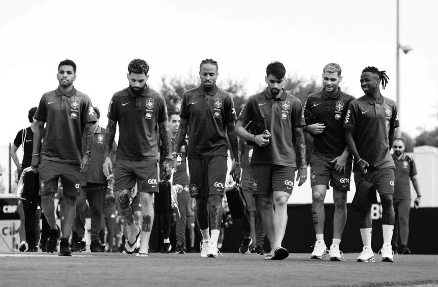 veja-as-fotos-em-preto-e-branco-da-selecao-na-volta-dos-treinos-em-orlando-–-confederacao-brasileira-de-futebol-–-cbf-–-confederacao-brasileira-de-futebol