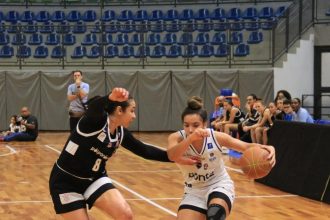 corinthians-vence-sao-jose-no-primeiro-jogo-da-final-da-copa-sao-paulo-de-basquete-feminino-–-globo