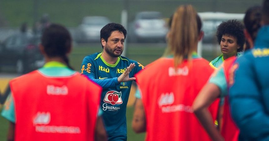 tecnico-da-selecao-feminina-despista-sobre-escalacao-para-a-estreia-das-olimpiadas:-“nao-tenho-um-time-titular”-–-gzh